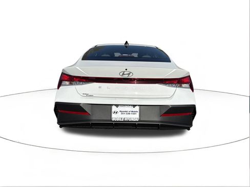 New 2026 Hyundai Elantra SE FWD image 4