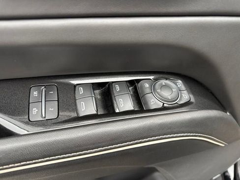 Used 2023 Cadillac Escalade ESV V AWD/4WD image 8