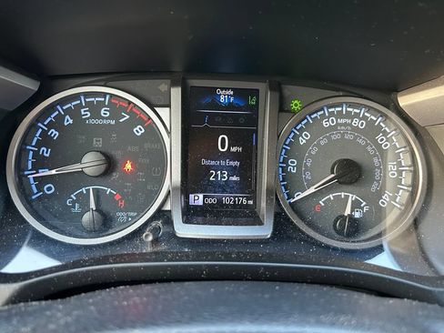 Used 2021 Toyota Tacoma SR5 RWD image 23