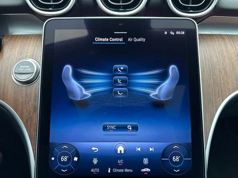 Used 2025 Mercedes-Benz C 300 4MATIC Sedan image 23