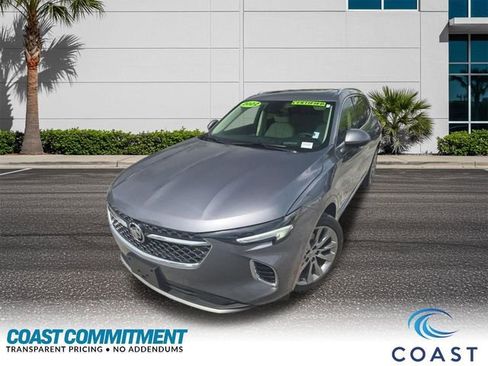 Certified 2022 Buick Envision Avenir w/ Technology Package II FWD image 2
