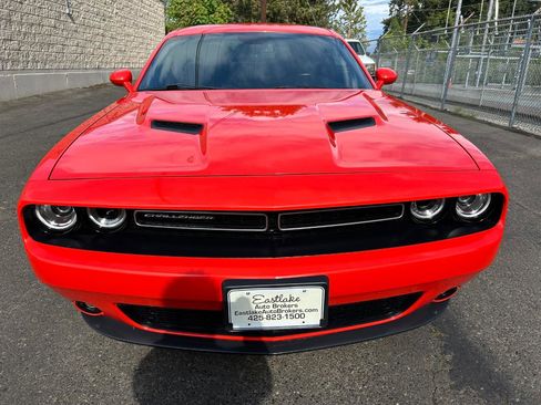 Used 2018 Dodge Challenger GT AWD/4WD image 2