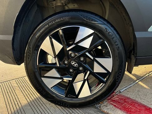 Used 2025 Hyundai Kona SEL image 9