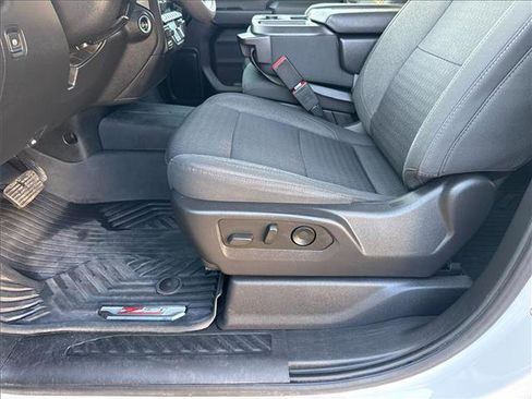 Used 2024 Chevrolet Silverado 2500 Custom w/ Custom Convenience Package image 16