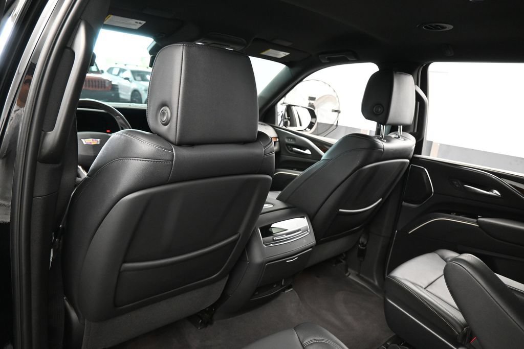 Used 2023 Cadillac Escalade Luxury RWD image 36
