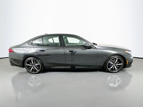 Used 2025 BMW 530i w/ M Sport Package image 4