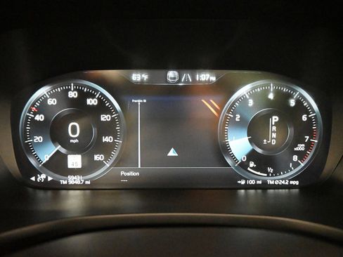 Used 2020 Volvo V60 T5 Cross Country image 7