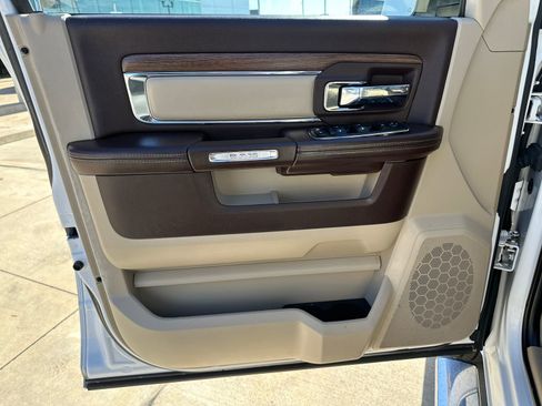 Used 2013 RAM 1500 Laramie w/ Convenience Group image 10