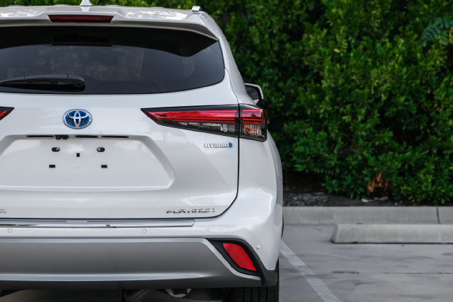 Used 2023 Toyota Highlander Platinum FWD image 56