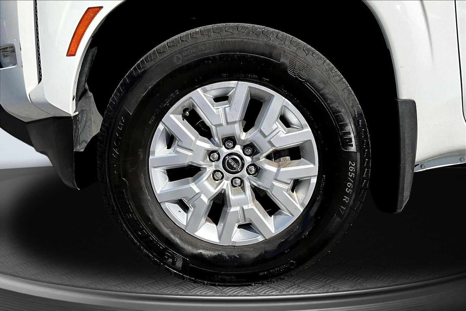 Used 2024 Nissan Frontier SV w/ SV Convenience Package RWD image 29