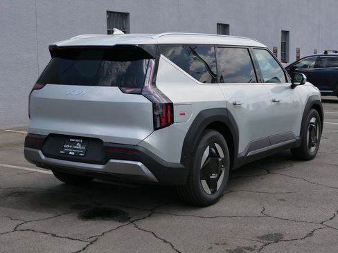 New 2026 Kia EV9 Wind image 3