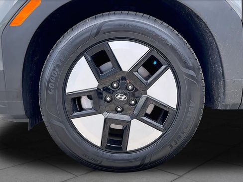 Used 2024 Hyundai Santa Fe SEL FWD image 10