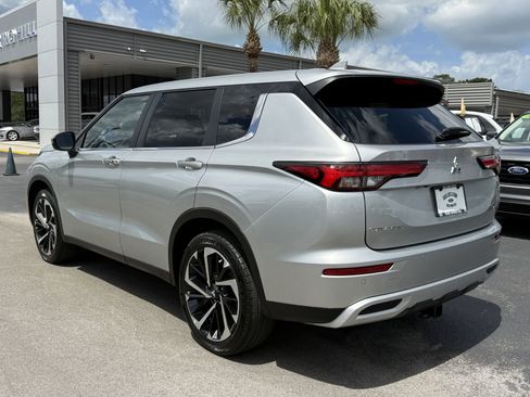 Used 2024 Mitsubishi Outlander SE FWD image 6