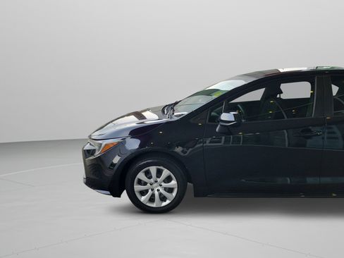 Used 2023 Toyota Corolla LE image 31