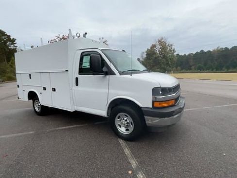 New 2025 Chevrolet Express 3500 Work Van w/ Power Convenience Package image 7