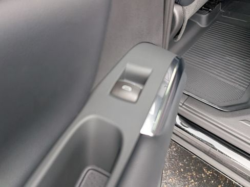 New 2026 Chevrolet Traverse RS AWD/4WD image 11