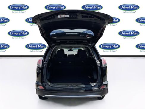 Used 2017 Toyota RAV4 XLE FWD image 24