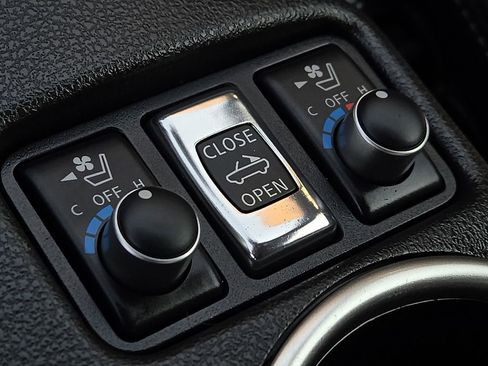 Used 2018 Nissan 370Z Touring Sport image 15