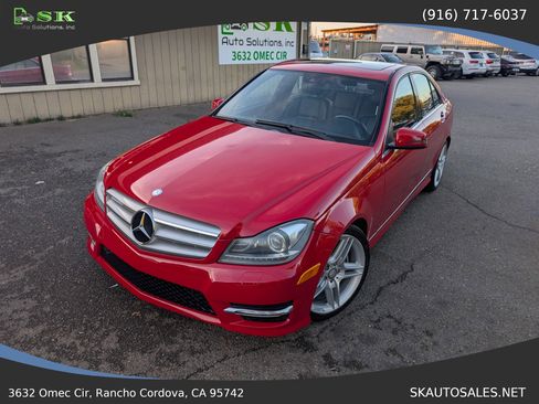 Used 2012 Mercedes-Benz C 300 4MATIC Sedan image 2