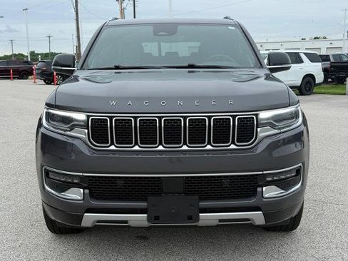Used 2024 Jeep Wagoneer L Series II w/ Flexible Seating Group AWD/4WD image 9
