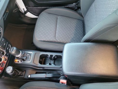 Used 2024 Jeep Gladiator Mojave w/ Technology Group image 22