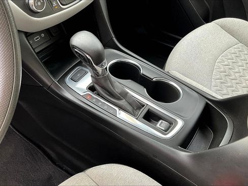 Used 2022 Chevrolet Equinox LS w/ LS Convenience Package image 10