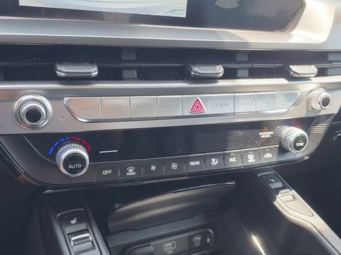 Used 2024 Kia Telluride S w/ S Sunroof Package FWD image 20