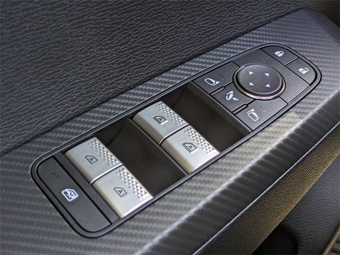 New 2025 Mitsubishi Outlander SE image 27