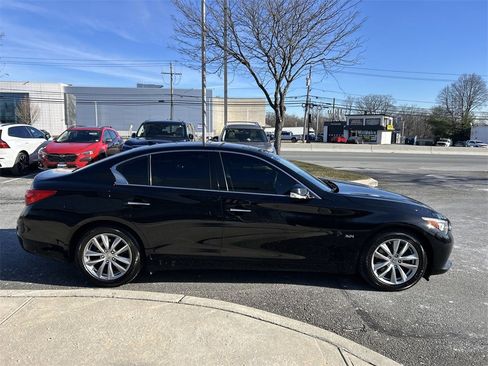 Used 2017 INFINITI Q50 3.0t Premium w/ Driver Assistance Package image 9