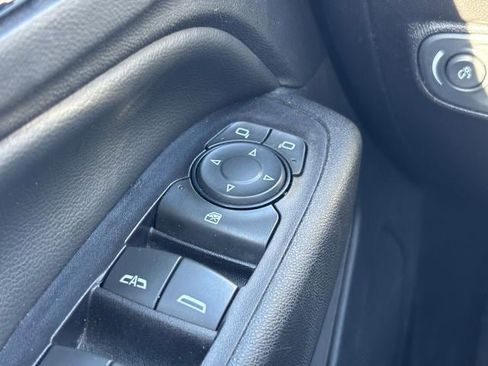 Used 2019 Chevrolet Equinox LT image 25