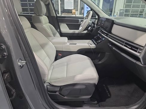 Used 2024 Hyundai Santa Fe SEL image 9