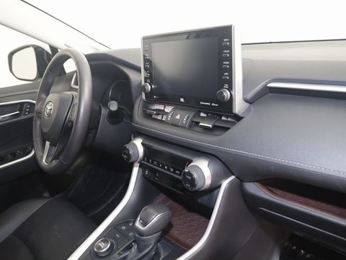 Used 2022 Toyota RAV4 Limited image 35