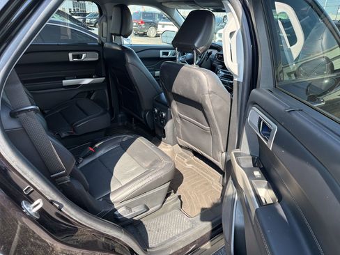 Used 2021 Ford Explorer Limited w/ Equipment Group 301A image 8