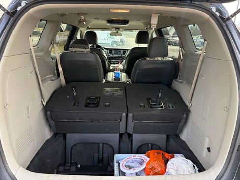 Used 2017 Kia Sedona LX w/ LX Essentials Premium Package image 10