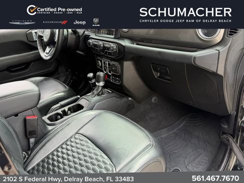 Used 2021 Jeep Wrangler Unlimited Sahara AWD/4WD image 15