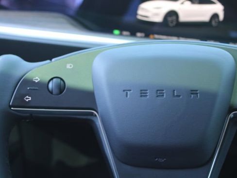 Used 2023 Tesla Model X AWD/4WD image 15