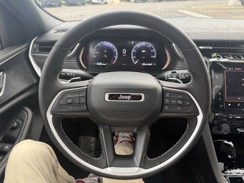 New 2025 Jeep Grand Cherokee Laredo X image 26