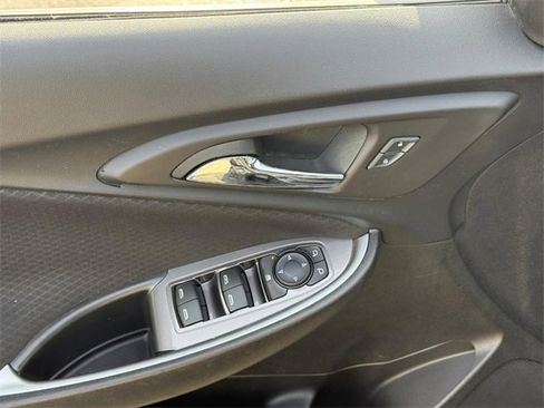 Used 2023 Chevrolet Malibu LT image 16