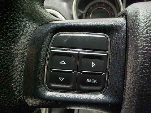 Used 2019 Dodge Journey SE image 5