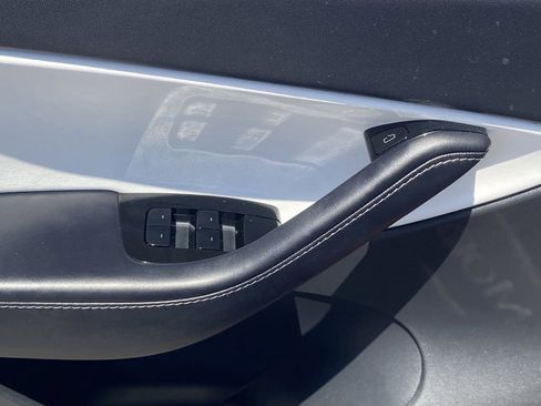 Used 2020 Tesla Model Y Long Range AWD/4WD image 20