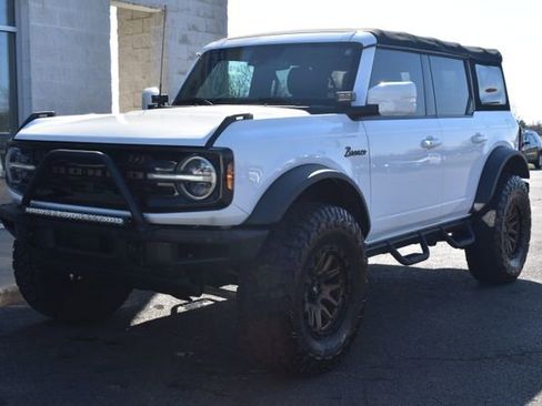 Used 2023 Ford Bronco Outer Banks w/ Sasquatch Package AWD/4WD image 16