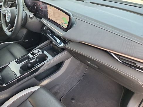 Used 2025 Buick Envision Sport Touring image 19