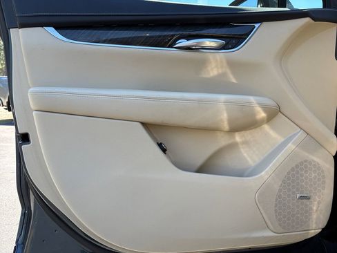 Used 2019 Cadillac XT5 FWD image 13