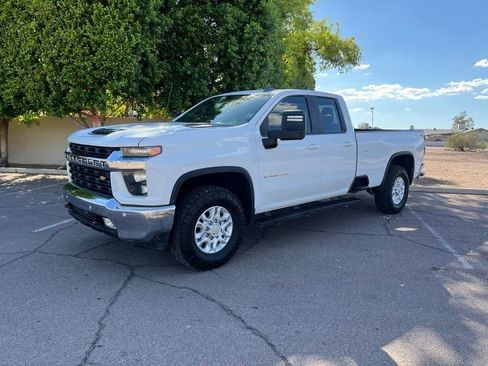 Used 2022 Chevrolet Silverado 2500 LT w/ Convenience Package image 4
