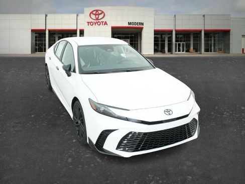 New 2026 Toyota Camry Hybrid FWD image 19