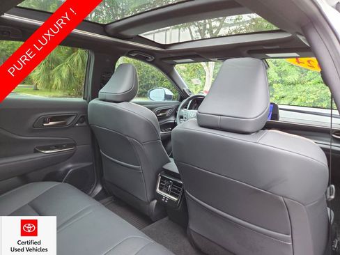 Used 2024 Toyota Crown AWD/4WD image 16
