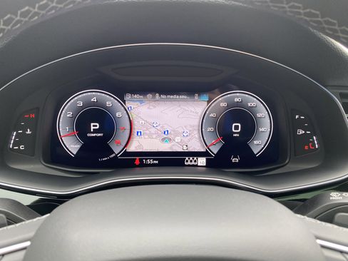 Used 2025 Audi Q8 Premium Plus image 21