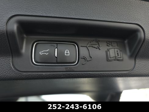 Used 2025 Ford Explorer Active w/ Active Comfort Package RWD image 40