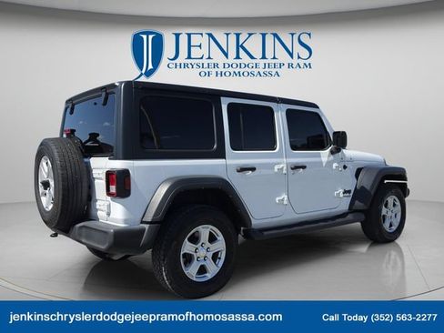 Used 2022 Jeep Wrangler Unlimited Sport AWD/4WD image 4