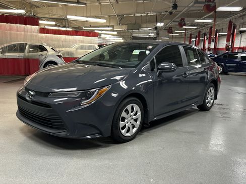 Used 2026 Toyota Corolla LE FWD image 5